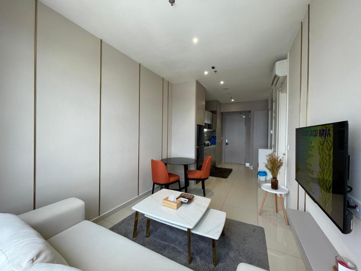 Hill10 I-city By Vee -wifi & Netflix - Comfy & Cozy *